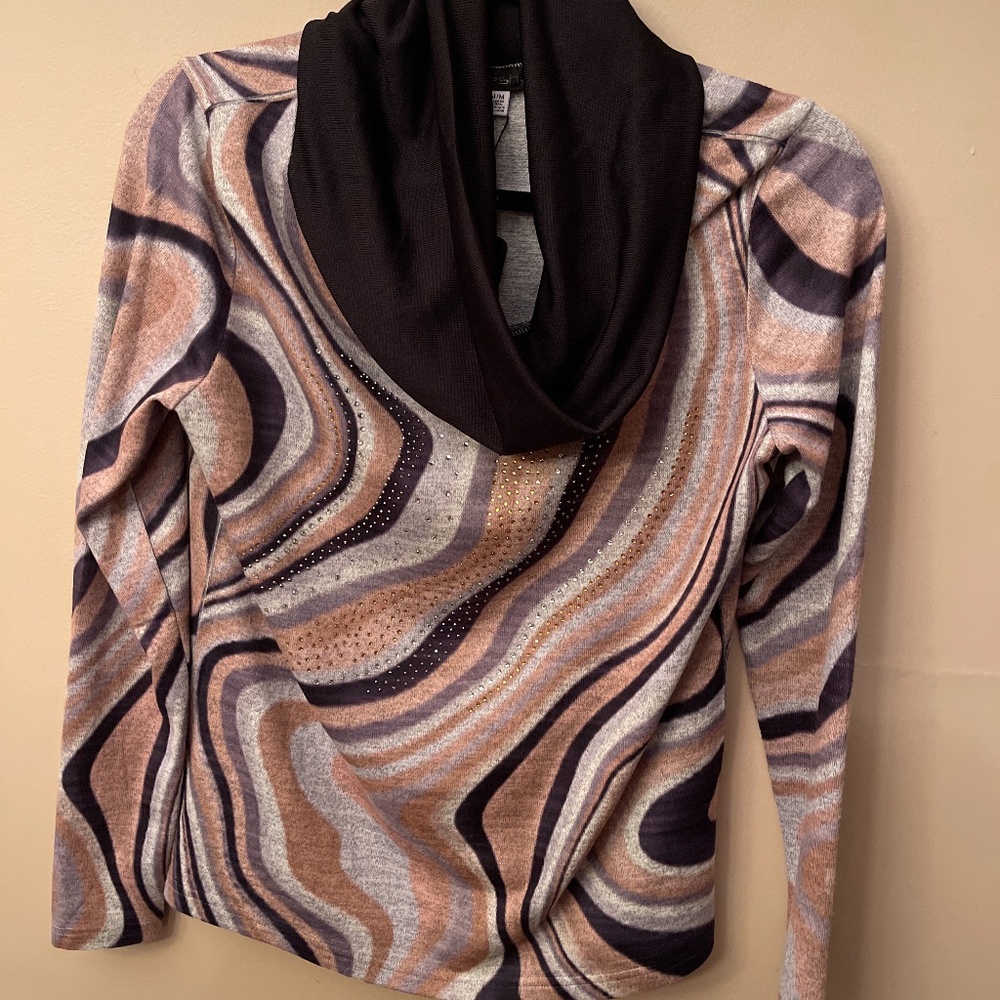 Women cowl neck top